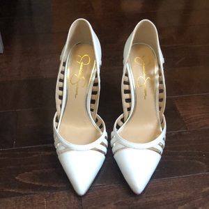 ** Never Worn ** White Jessica Simpson Pumps